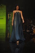 Model walk the ramp for Swapnil Shinde show at Lakme Fashion Week Day 4 on 6th Aug 2012 (27).JPG